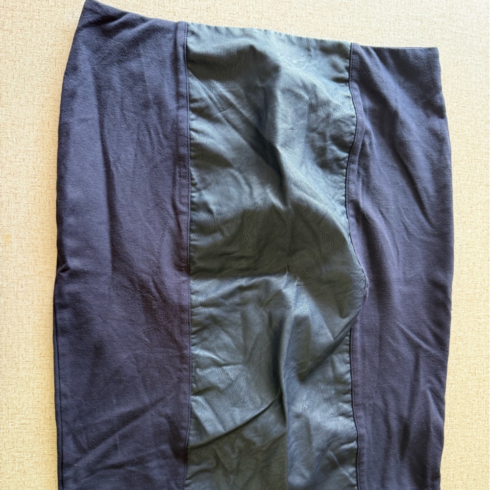 Larry Levine Navy Pencil Skirt with Leather Front